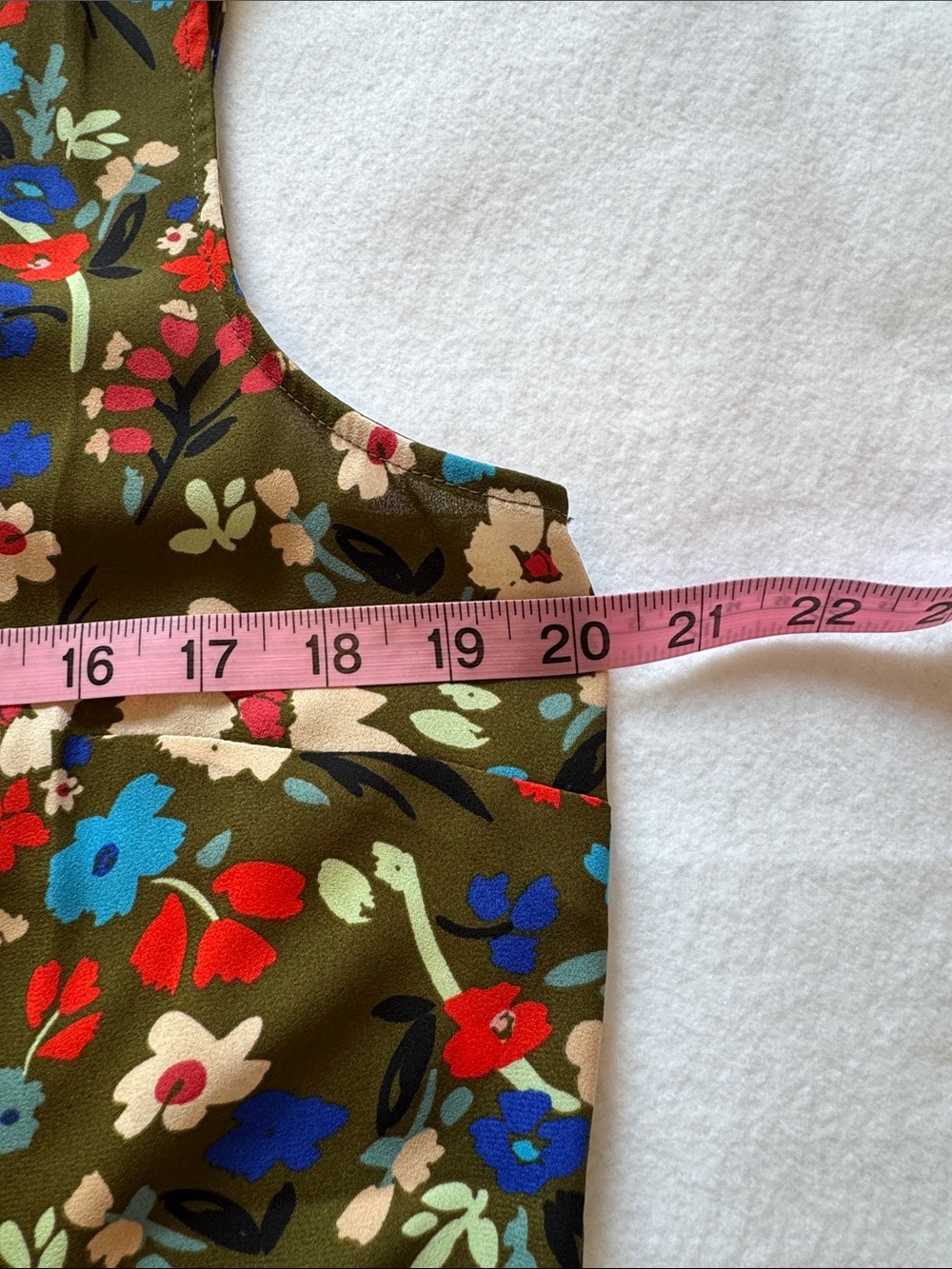 CAbi Wildflower Top Medium Floral Sleeveless Blouse Olive Green Style 3981 - Picture 3 of 6